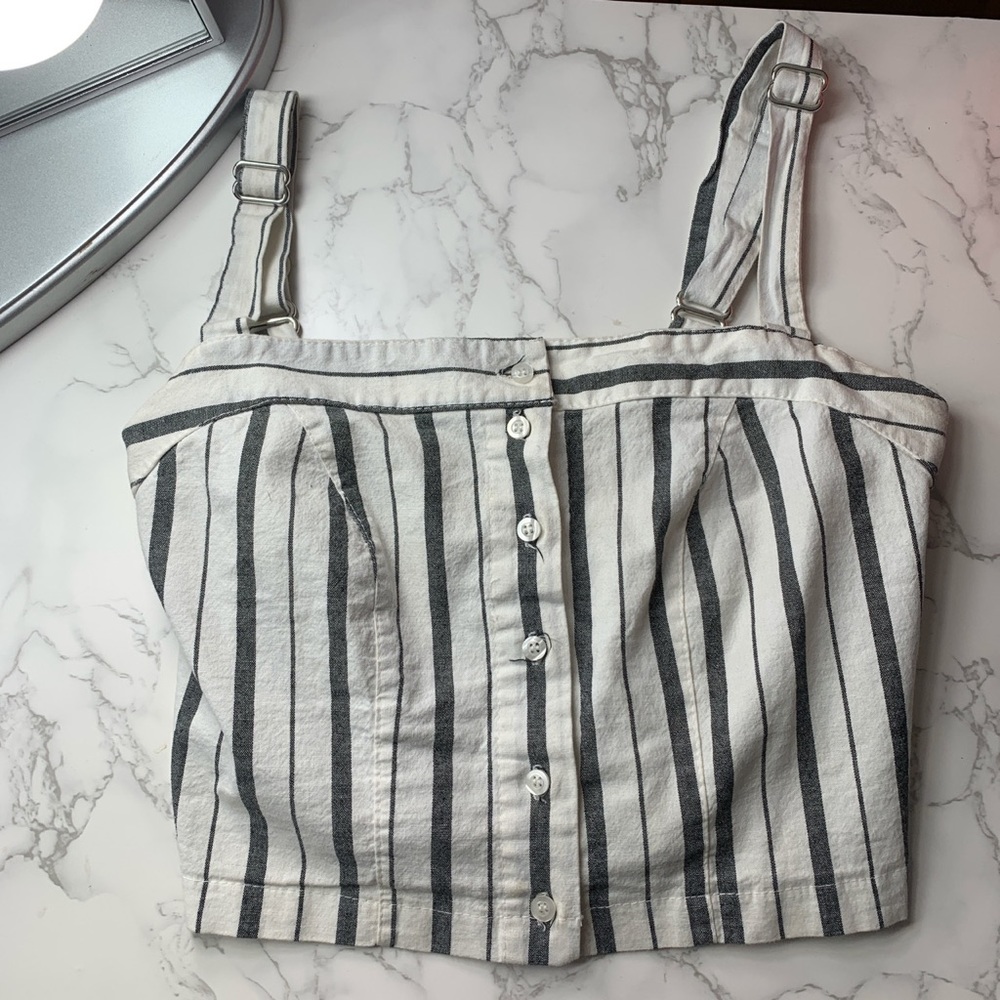 Brandy Melville cropped stripped hamptons top